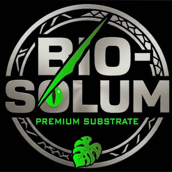 Selo BIO-SOLUM Premium Substrate com olho de réptil verde dentro do O